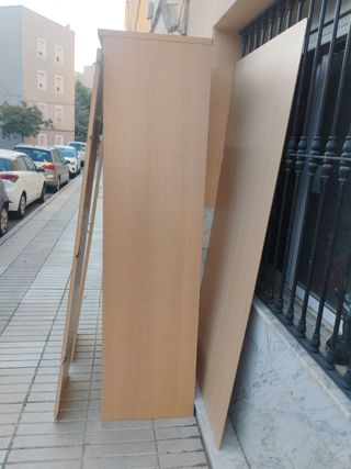 Armario madera beige 2 puertas