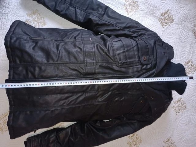 Cazadora de  cuero sintetico de color negro