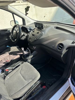 Ford Transit Courier 2017