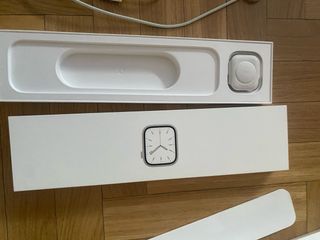 Apple Watch Series 7 Beige/Gold