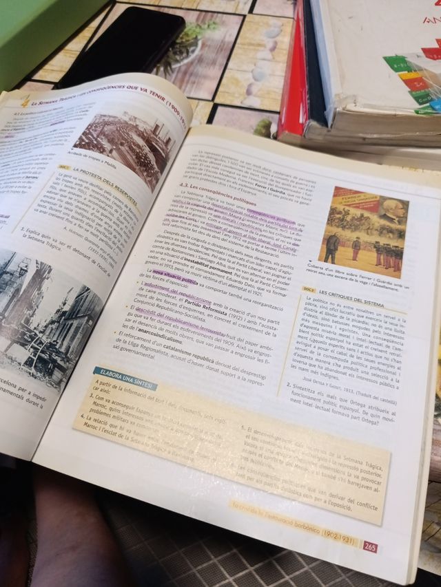 HEV (HISTORIA ESPANYA VALENCIA) BATX AULA 3D