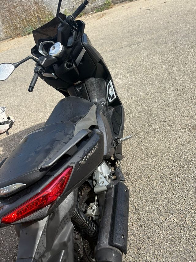 Yamaha XMAX 125cc momo design 2016