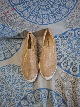 Zapatos Annalis dorados niña