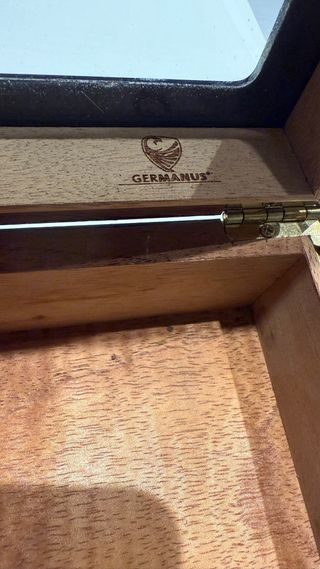 Umidificatore per sigari in carbonio