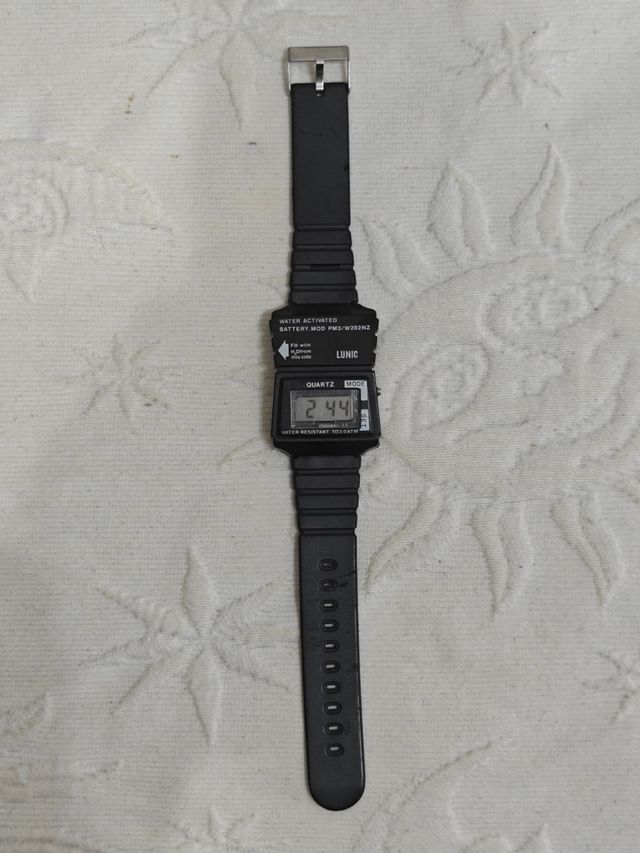 Reloj Lunic vintage, pila activada por agua