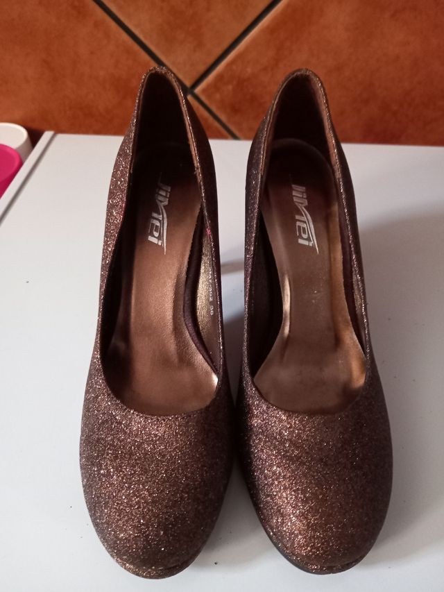 Zapatos marrones de tacon 