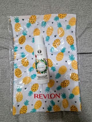 Set Revlon: acqua micellare + bustina