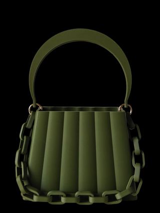 Bolso tipo concha con asa y cadena 3D