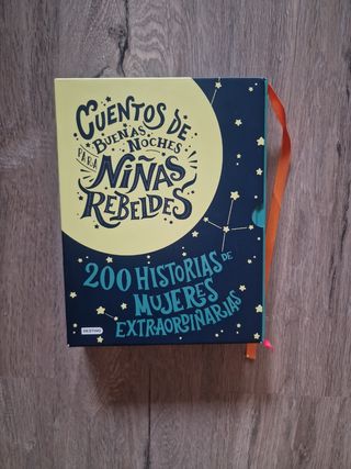 Estuche Cuentos de buenas noches para niñas reb...