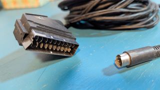 Cable Euroconector SCART a S-Vídeo + Jack 3.5mm