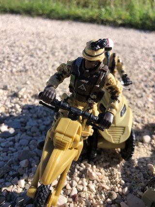 Lotto di action figures militari con moto!