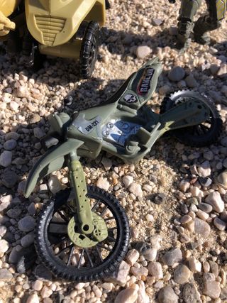 Lotto di action figures militari con moto!