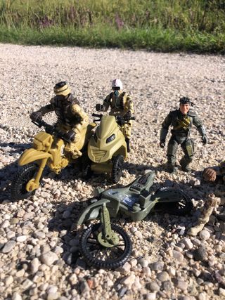 Lotto di action figures militari con moto!