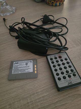 Cámara JVC 700x - Gris Plata