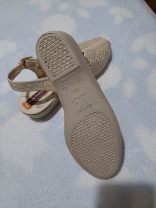 Sandalias Plata y Beige