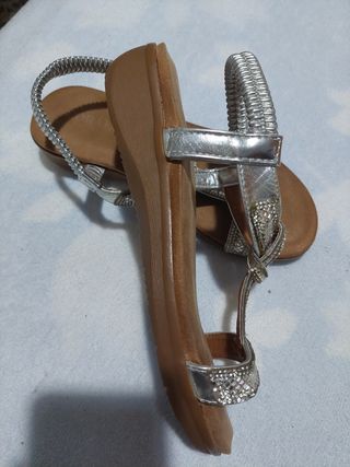 Sandalias Plata y Beige