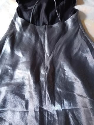 Precioso Vestido de fiesta raso plateado