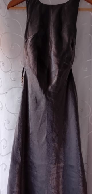 Precioso Vestido de fiesta raso plateado