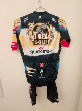 Completo bici Quick-Step T-Rex Gold 2025