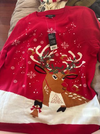Jersey navideño reno rojo, por detrás es rojo