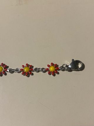 Collanina a fiorellini rossi