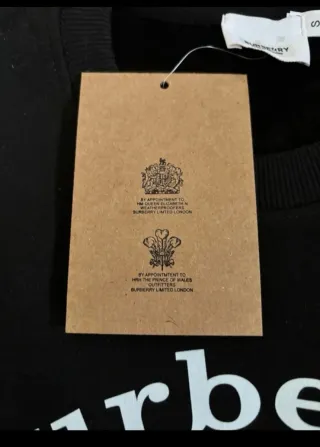 Sudadera Burberry negra nueva con etiquetas