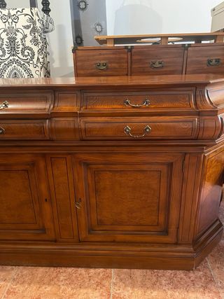 Aparador antiguo de madera