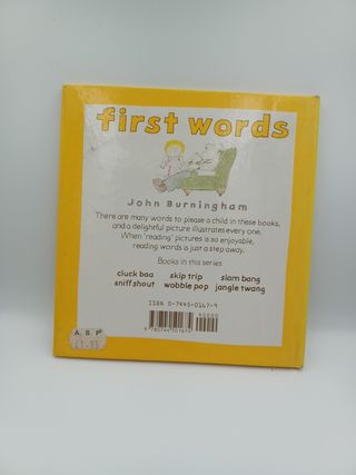 Libro infantil ilustrado Sniff Shout, en inglés 