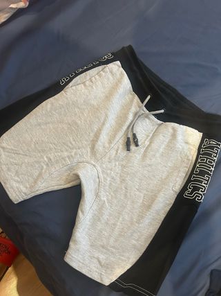 pantalones deportivos gris-negro