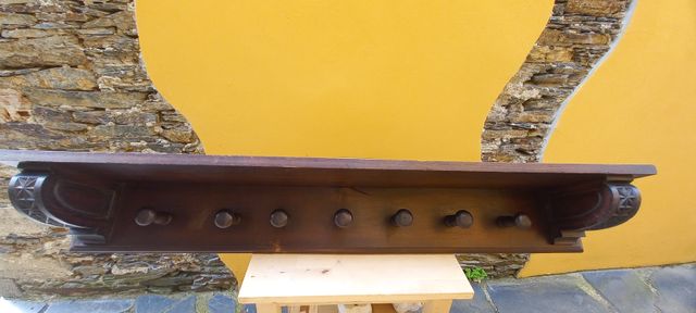 Perchero de pared de madera de castaño- 7 Ganchos