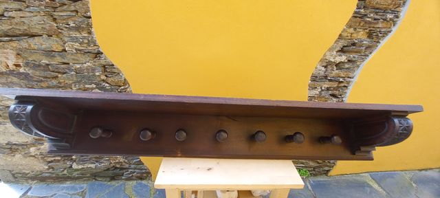 Perchero de pared de madera de castaño- 7 Ganchos