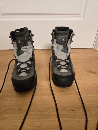 Botas alta montaña Lowa 