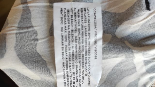 Pantalón estampado marca el Corte Inglés