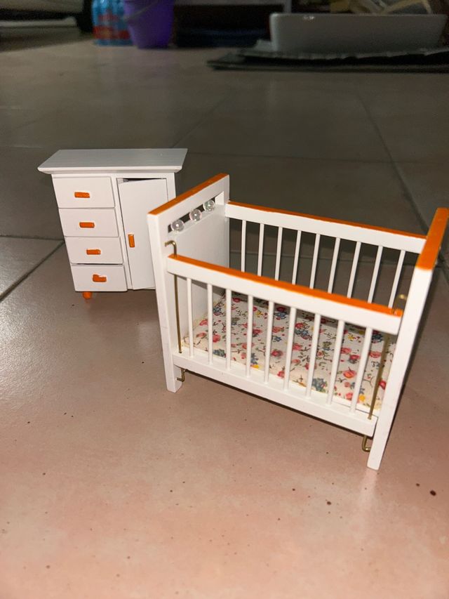 Mini mobili per bambini - Culla e armadio