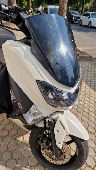 Yamaha NMAX Scooter - Blanco