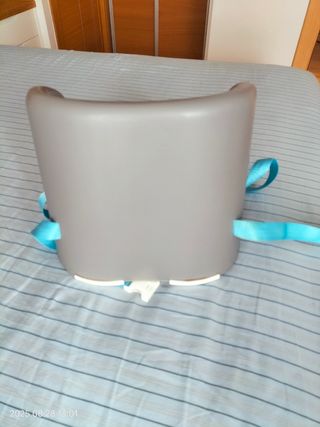 Silla elevadora o trona.