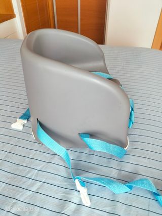 Silla elevadora o trona.