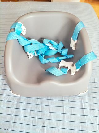 Silla elevadora o trona.