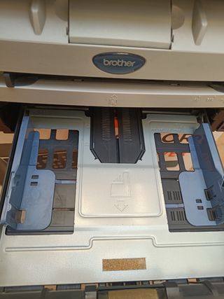Brother MFC-7420: Impresora multifunción