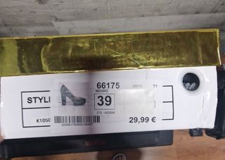 Zapatos negros tacón alto