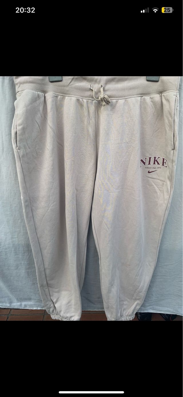 Pantalones Nike beige