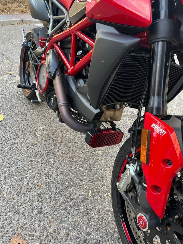Ducati Hypermotard 950