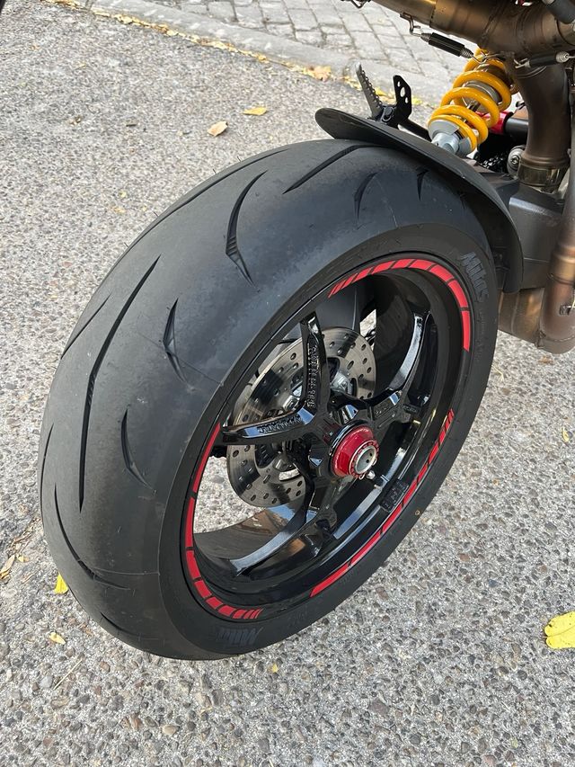 Ducati Hypermotard 950