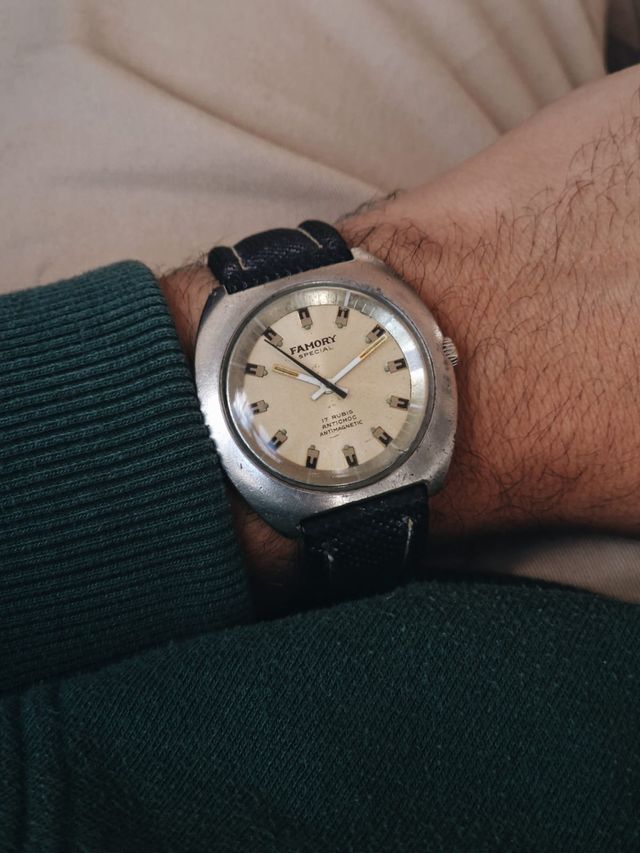 1970s Famory Special “UFO” Cal. FE 140-1