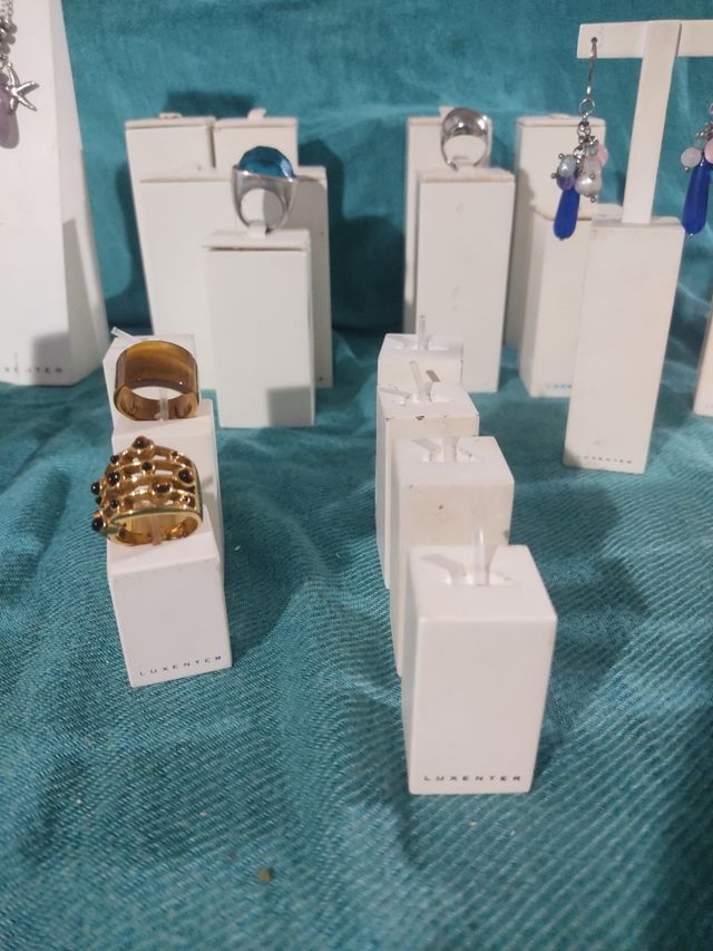 Expositor Joyas - Madera Blanca