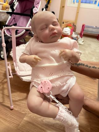 Muñeca bebé realista