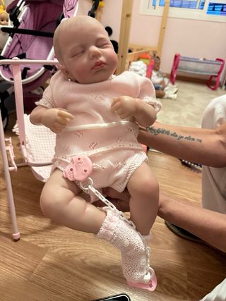 Muñeca bebé realista