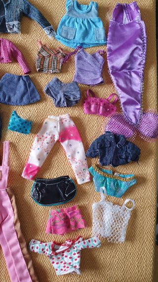 LOTE ROPA DE BARBIE, MY SCENE Y OTRAS MUÑECAS