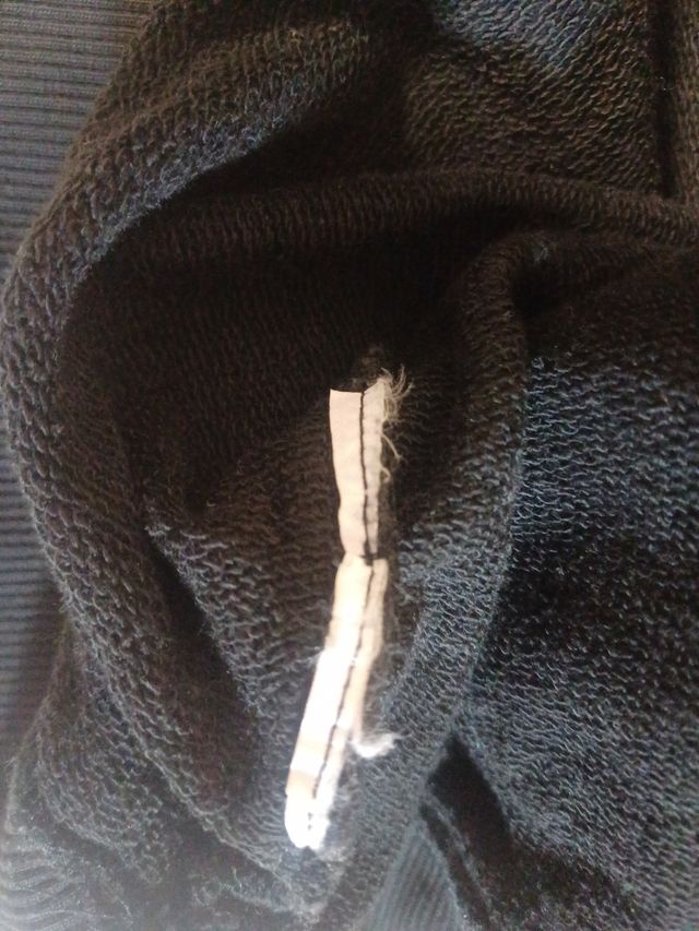 sudadera Tommy Hilfiger negra con capucha