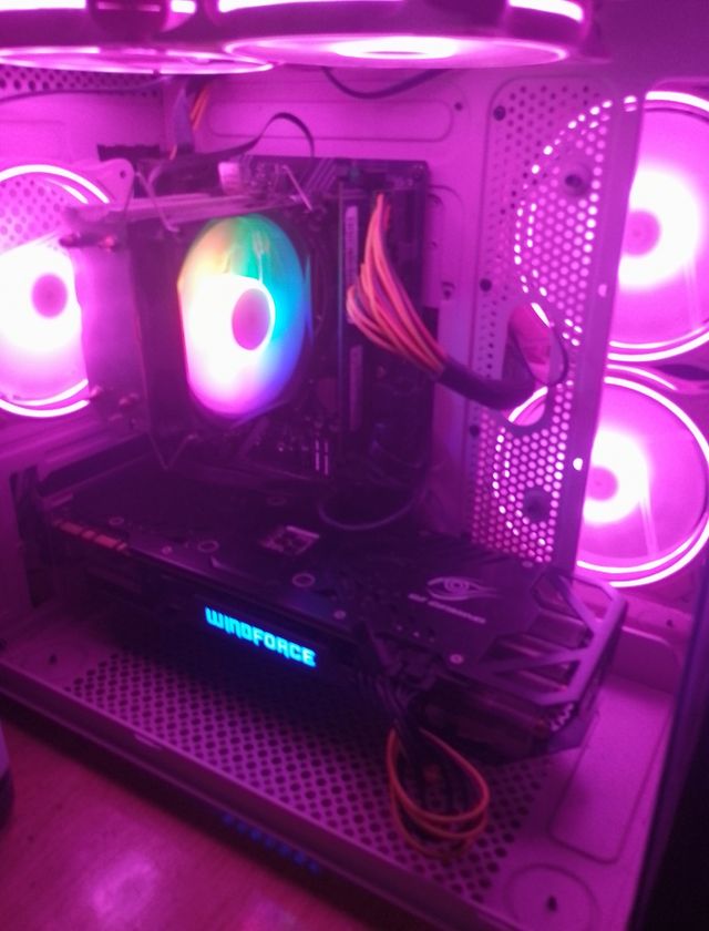 PC Gamer – Intel i5 + GTX 970 –1,136GB